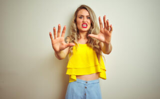 Słowa mają moc – kalendarz, który zmienia świadomość. Głos ambasadorek przeciw hejtowi